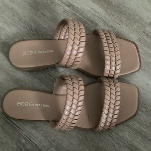 BCB Generation Lard Textured Flat Sandals.